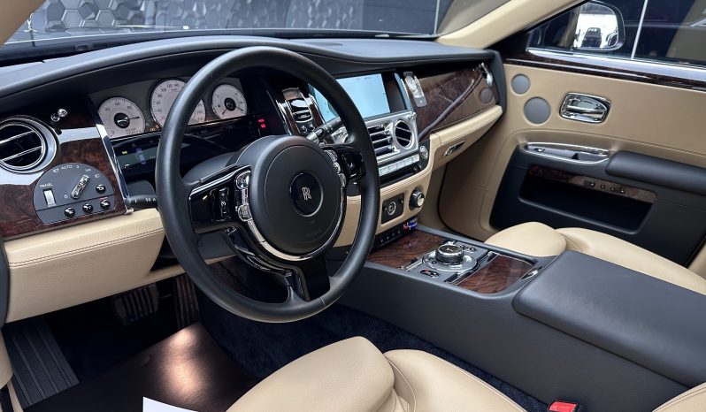 
								ROLLS ROYCE WHEELBASE GHOST 6.6 V12 full									