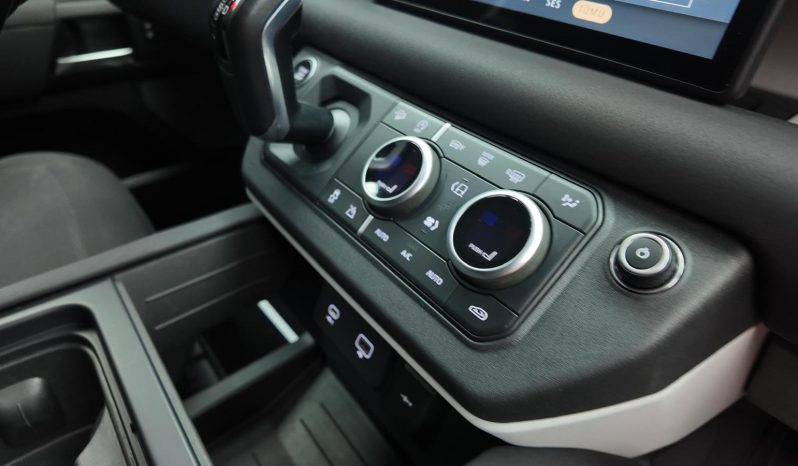 
								LAND ROVER DEFENDER 90 3.0D D200 full									